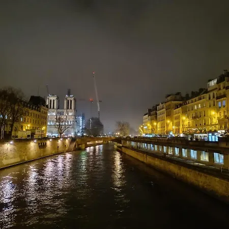 Haussmannien Saint Michel Notre Dame * Parigi