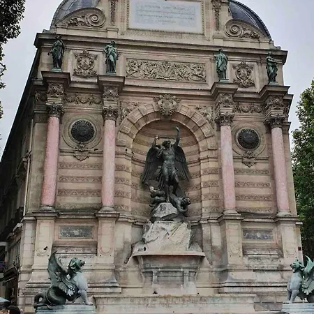 Haussmannien Saint Michel Notre Dame Parigi
